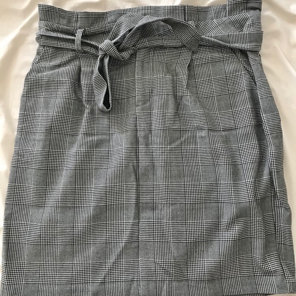 Vero Moda Dresses & Skirts - *SOLD*Vero Moda plaid skirt